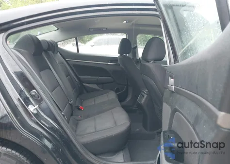 2018 Hyundai Elantra Value Edition z USA, uszkodzony, nr VIN 5NPD84LF2JH379377